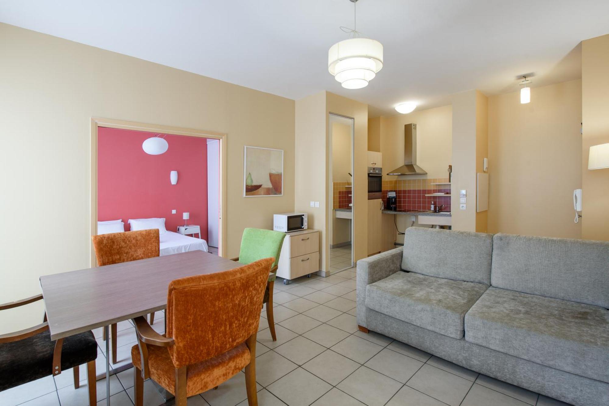 One-Bedroom Apartment,1698999111:JPEG
